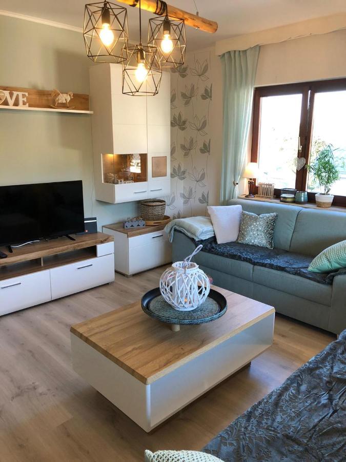 Villa Haus Zissi Burg Reuland Esterno foto
